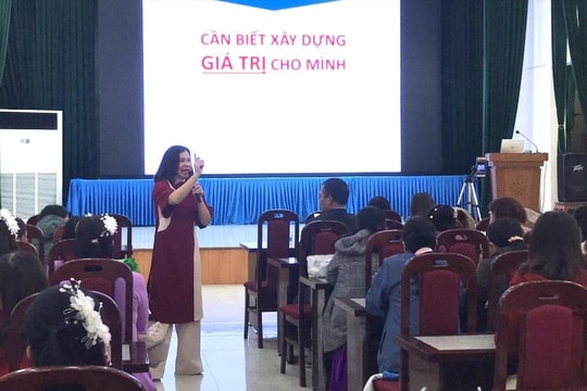 Phụ nữ Thanh Hà tọa đàm "Giữ lửa hôn nhân"