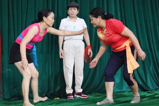 Những “bóng hồng” trên sới vật