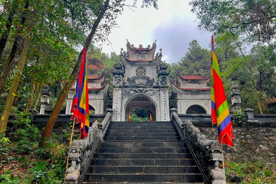 Khám phá Ngũ Nhạc linh từ