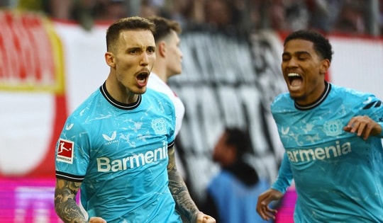 Sôi động Europa League