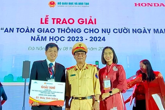Thầy giáo Nguyễn Ngọc Hà, Trường THCS Lê Quý Đôn, TP Hải Dương đoạt giải nhì Cuộc thi “An toàn giao thông cho nụ cười ngày mai"