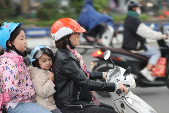 Ngày cuối tuần, Thủ đô Hà Nội có mưa nhỏ, trời rét, nhiệt độ thấp nhất 16 độ C