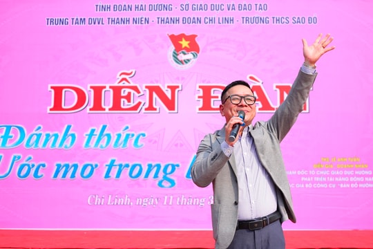 Trung tâm Dịch vụ việc làm thanh niên tỉnh Hải Dương tư vấn hướng nghiệp cho học sinh ở Chí Linh
