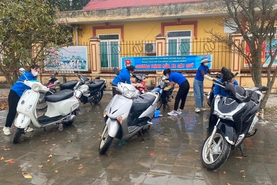 Các Đoàn xã, thị trấn ở Gia Lộc rửa xe gây quỹ thực hiện "Vườn ươm thanh niên"