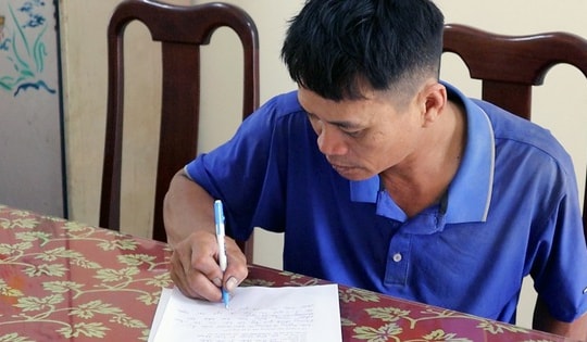 Bắt khẩn cấp cha dượng bạo hành con riêng của vợ cũ ở Bình Phước