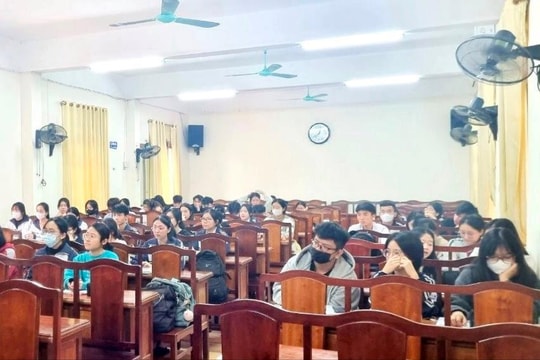 66 học sinh ở Kim Thành được bồi dưỡng nhận thức về Đảng