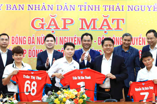 3 ngôi sao tuyển nữ Việt Nam ký hợp đồng "khủng"