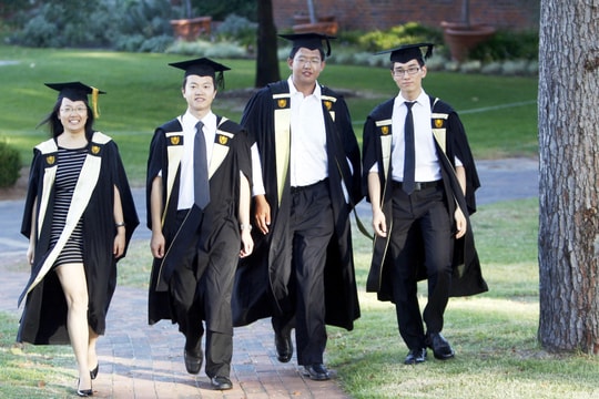 Du học sinh trầy trật săn việc ở Australia
