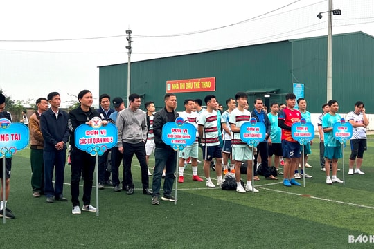 Đội Đoàn Thanh niên 1 vô địch Giải bóng đá cán bộ đoàn, công chức, viên chức, người lao động huyện Gia Lộc