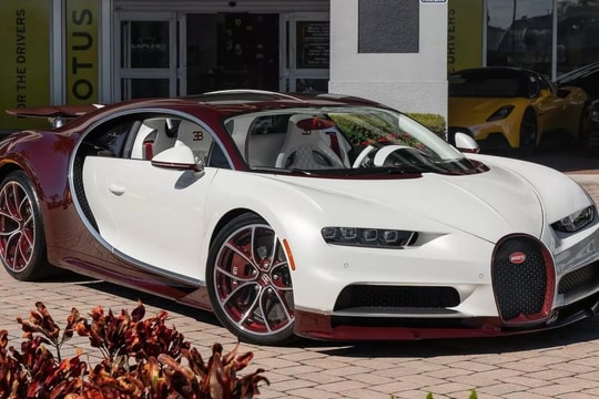 Mua siêu xe Bugatti Chiron 3,8 triệu USD, đại gia được tặng kèm Rolls-Royce