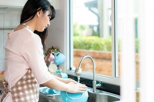 Được bồi thường cho 26 năm làm nội trợ