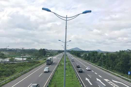 Bộ Giao thông vận tải lên lộ trình triển khai giao thông thông minh trên các tuyến cao tốc