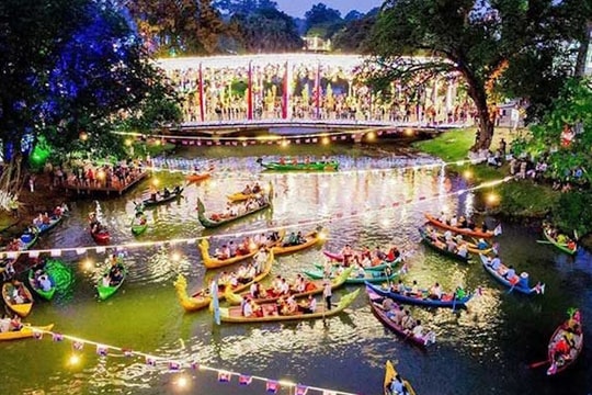 Độc đáo lễ hội sông Siem Reap ở Campuchia