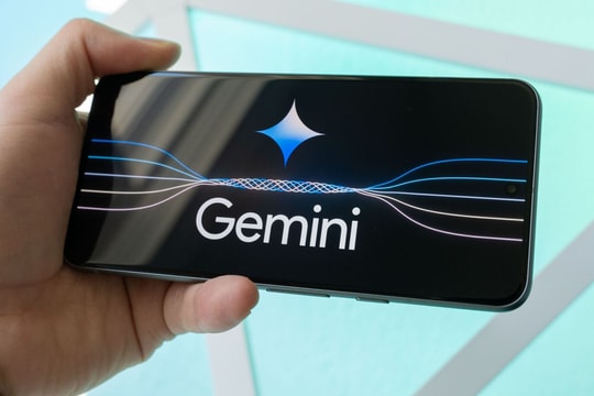 Apple và Google đàm phán tích hợp công cụ AI Gemini vào iPhone