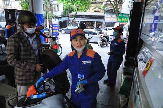 Đến hết ngày 31/3, doanh nghiệp kinh doanh xăng dầu không xuất hóa đơn điện tử sẽ bị xử lý