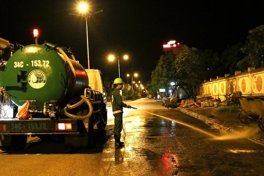 Công ty Môi trường đô thị Hải Dương phun rửa 96 điểm tập kết rác mỗi ngày