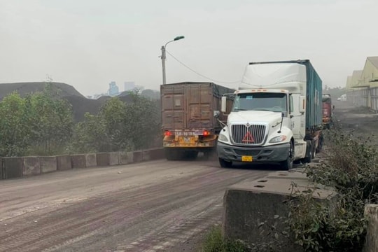Kim Thành yêu cầu tạm dừng hoạt động 1 xưởng cho thuê tập kết vật liệu xây dựng do ảnh hưởng môi trường