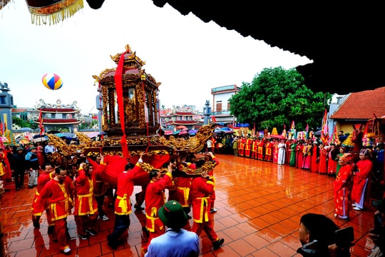 Đặc sắc lễ hội truyền thống đình Trịnh Xuyên