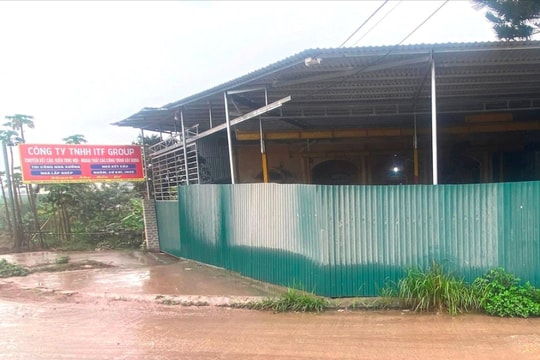 Nhà văn hóa thôn Trung Nghĩa cũ hay trụ sở doanh nghiệp?