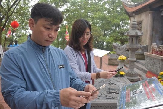 Quét mã QR tham quan di tích quốc gia đặc biệt An Phụ - Kính Chủ - Nhẫm Dương