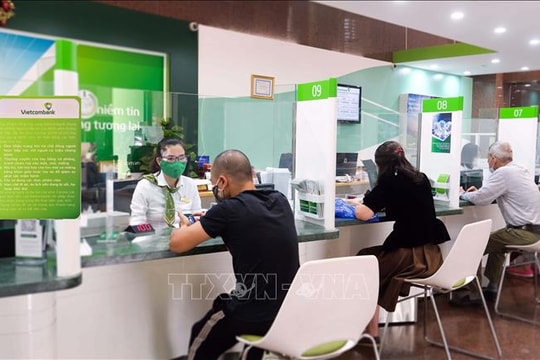 Lãi suất tiết kiệm chưa dứt đà giảm
