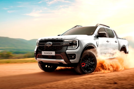 Ford Việt Nam ra mắt 2 phiên bản bán tải đặc biệt và cao cấp nhất dòng xe Everest