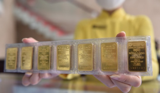 Giá vàng miếng SJC giảm mạnh sau tin Ngân hàng Nhà nước đề nghị xóa độc quyền
