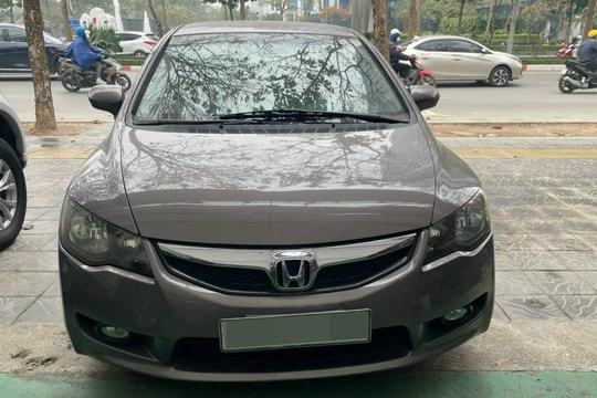 Honda Civic 2006 - xe cũ, lái hay, giá dưới 200 triệu đồng