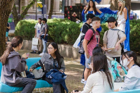 Australia bắt đầu siết thị thực du học