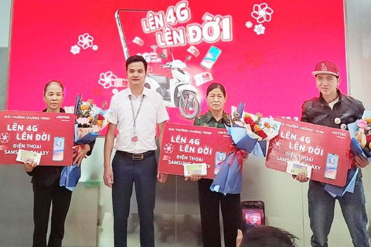 Thêm 3 khách hàng của Viettel Hải Dương trúng thưởng chương trình "Lên 4G, lên đời"