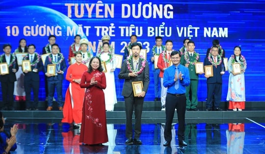 Trao thưởng 10 gương mặt trẻ Việt Nam tiêu biểu: Dám dấn thân, dám hành động