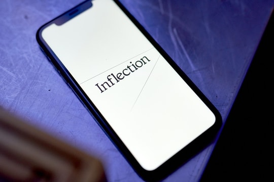 Microsoft trả hơn nửa tỷ USD chiêu mộ nhân tài AI