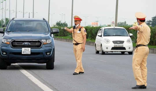 Đề xuất trừ điểm bằng lái xe với người vi phạm giao thông