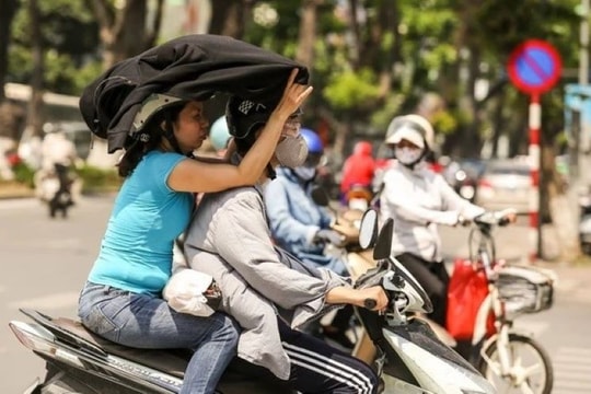 Hôm nay, đông Bắc Bộ có mưa vài nơi, trưa chiều giảm mây trời nắng