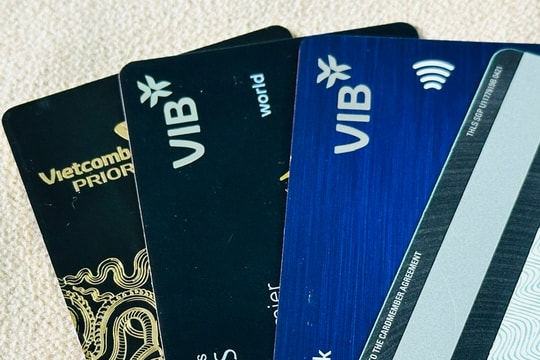 Sau sự cố tại Eximbank, Ngân hàng Nhà nước yêu cầu rà soát lại cách tính lãi đối với thẻ