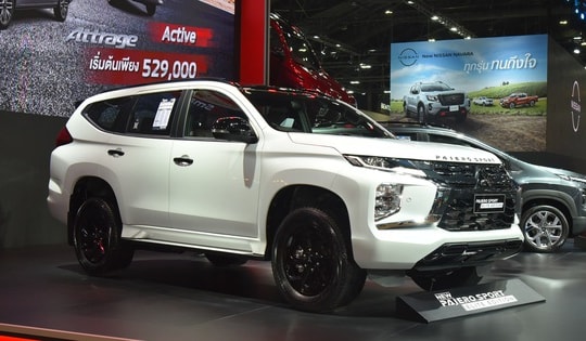 Mitsubishi Pajero Sport 2024 giá quy đổi từ 954 triệu đồng