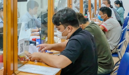 Hà Nội dừng giải quyết bảo hiểm thất nghiệp trực tiếp tại 13 sàn