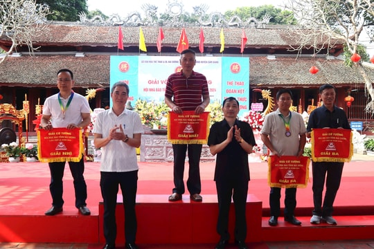 Kinh Môn giành giải nhất đồng đội Giải vô địch cờ tướng Hội Nhà báo tỉnh Hải Dương lần thứ 28
