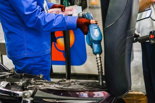 Chiều nay 28/3, giá xăng trong nước có thể tăng khoảng 600 đồng/lít