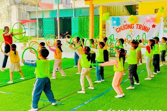 Hạ chuẩn giáo viên, lo chất lượng giáo dục
