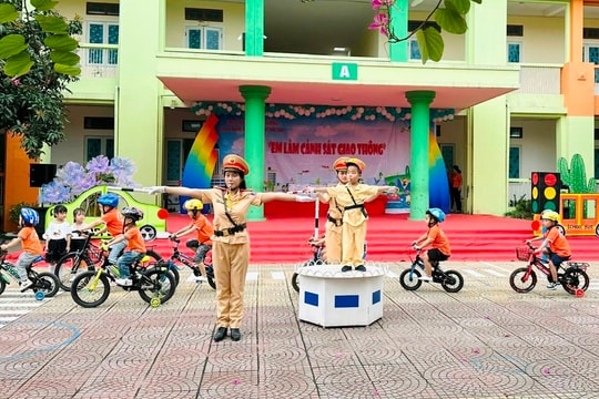 Hơn 500 trẻ mầm non TP Hải Dương tham gia chương trình “Em làm cảnh sát giao thông”