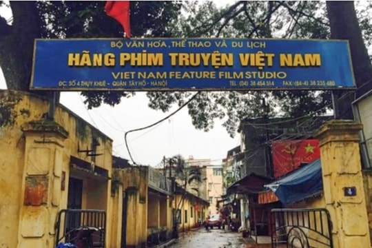 Tạm hoãn xuất cảnh với Chủ tịch Hãng phim truyện Việt Nam