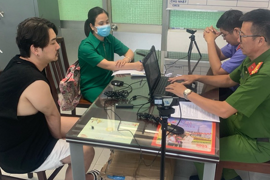 Bắt quả tang 10 nữ tiếp viên ở TP Hồ Chí Minh bán dâm cho khách nước ngoài