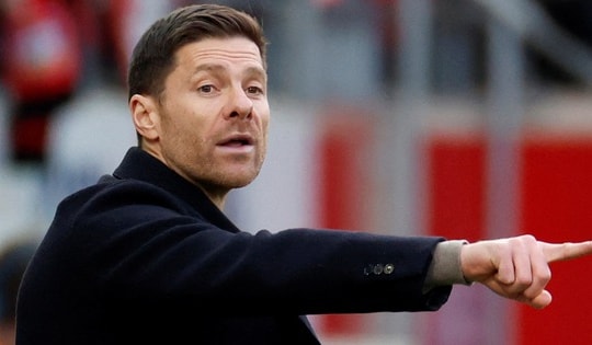 Xabi Alonso xác nhận ở lại Leverkusen, Liverpool và Bayern thất vọng