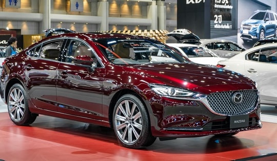Mazda6 bản đặc biệt đắt ngang Mercedes-Benz C-Class