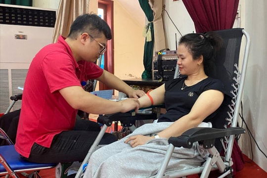 Đông đảo người dân Thanh Hà hiến máu đợt 1 năm nay