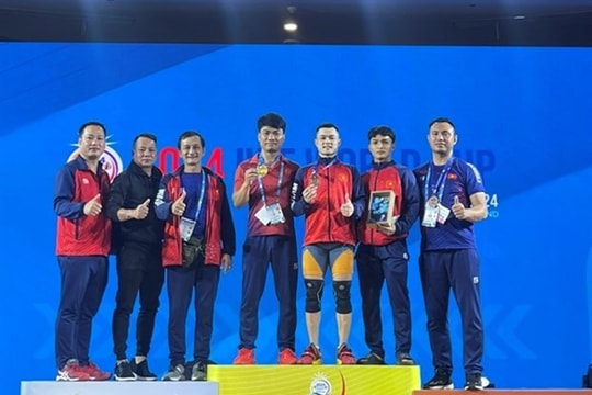 Vietnamese weightlifter wins International Weightlifting Federation World Cup