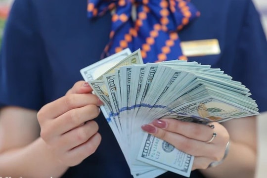 Giá USD ngân hàng đồng loạt tăng mạnh