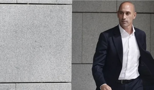 Cựu Chủ tịch Liên đoàn Bóng đá Tây Ban Nha Luis Rubiales bị bắt