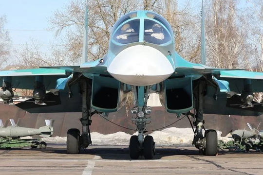 Ukraine tấn công căn cứ không quân của Nga, phá hủy 6 máy bay